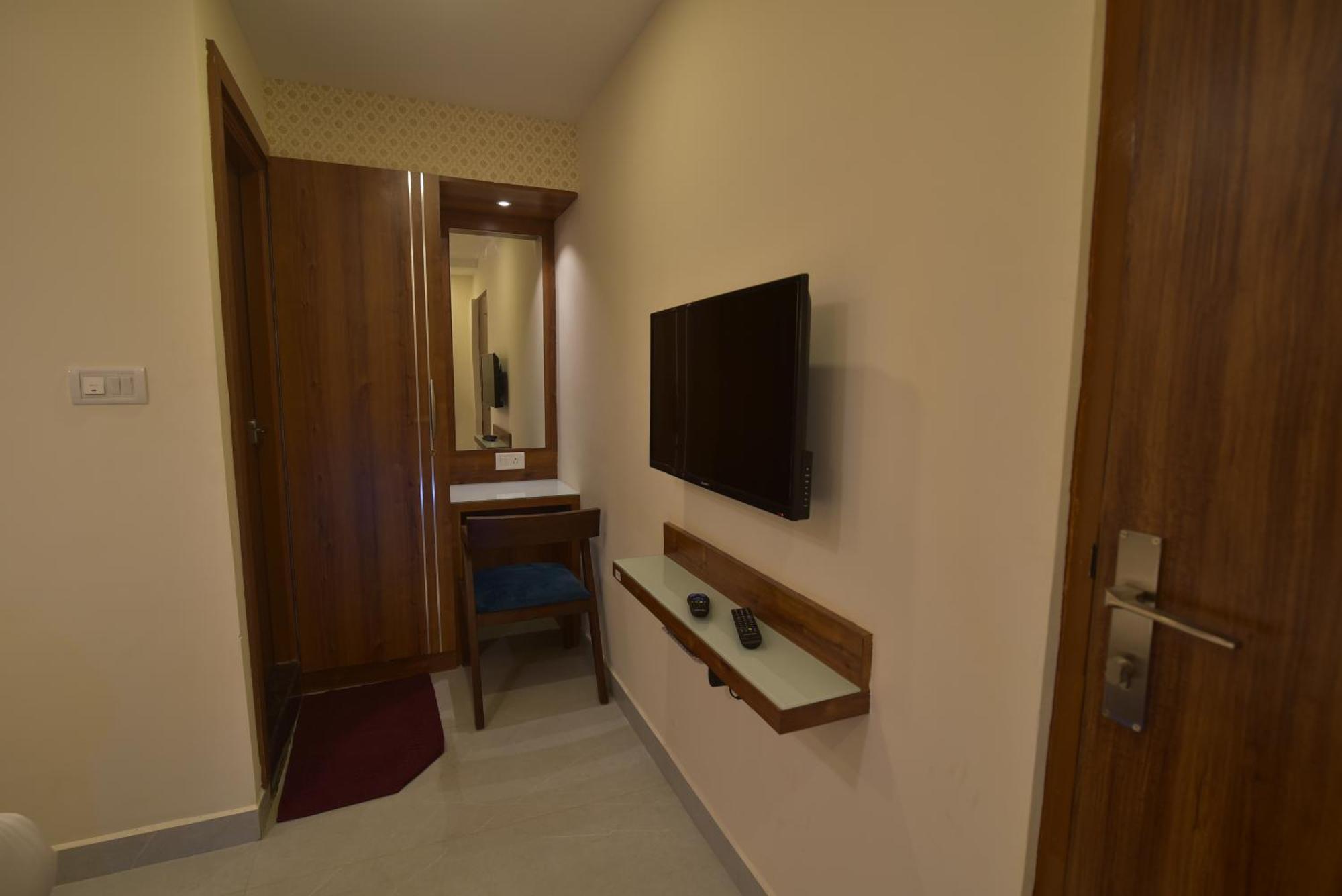 Address 24 Inn Bangalore Extérieur photo