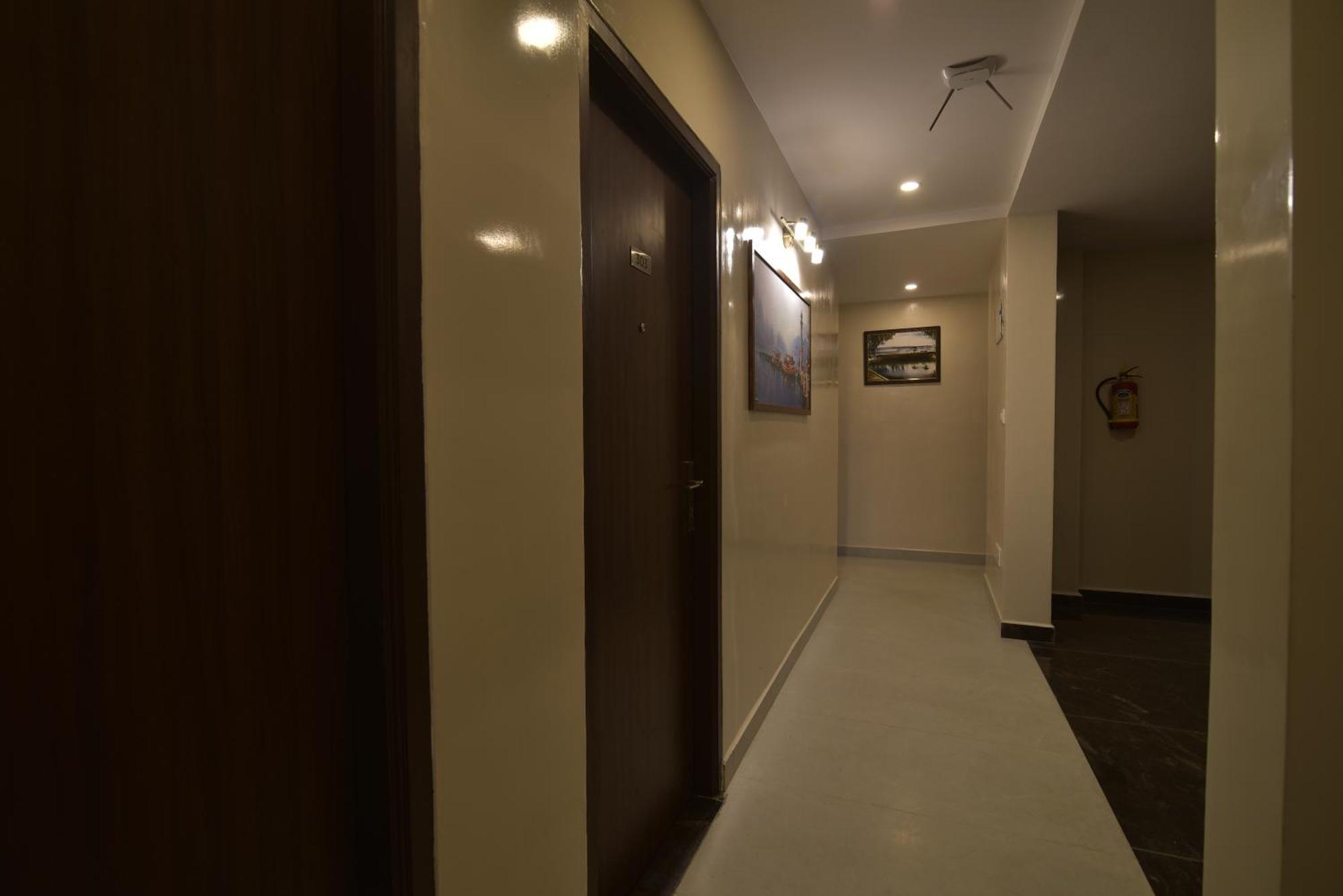 Address 24 Inn Bangalore Extérieur photo