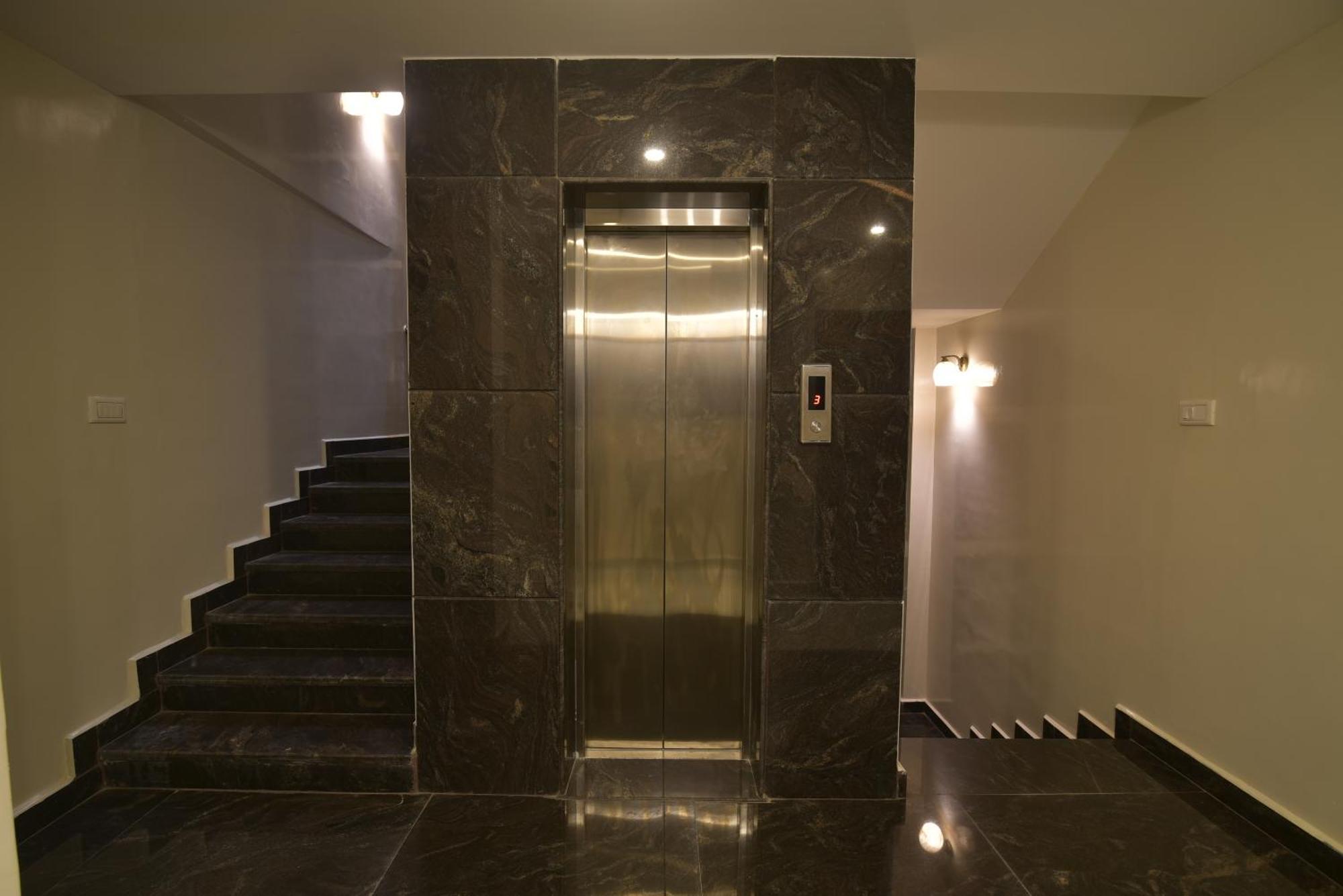 Address 24 Inn Bangalore Extérieur photo