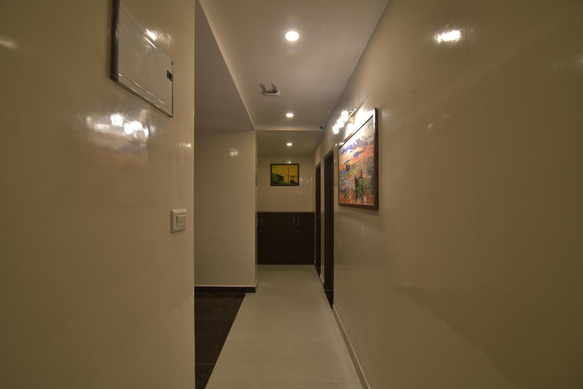 Address 24 Inn Bangalore Extérieur photo